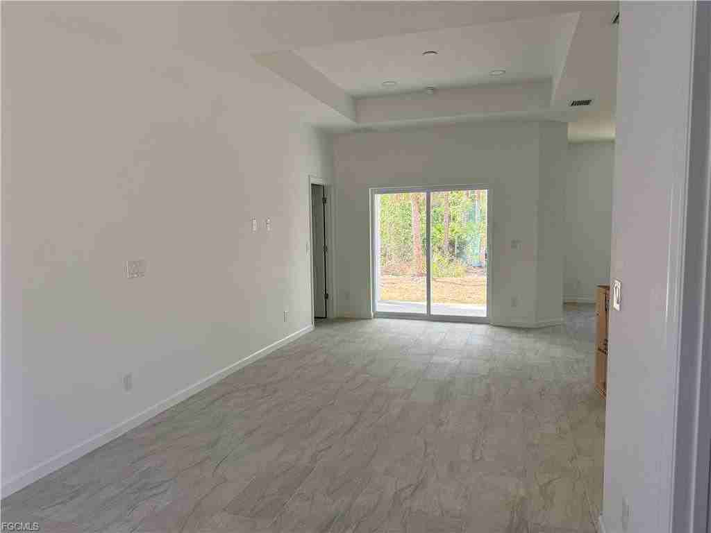 106 Moore Ave - Photo 4 of 8