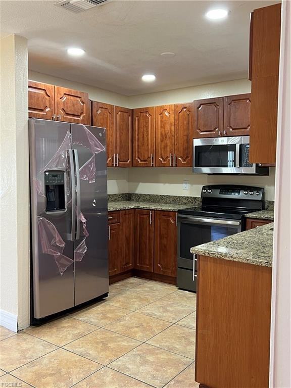 204 E 7th St - Photo 4 of 8