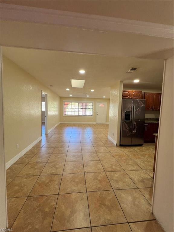 204 E 7th St - Photo 5 of 8