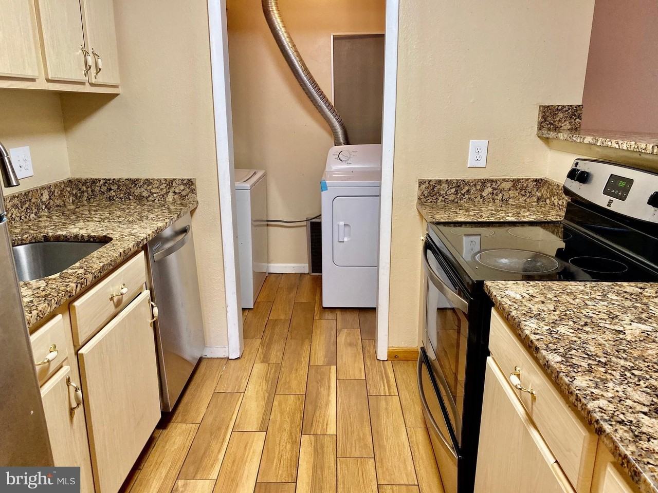 8864 Walutes Cir Unit C #C - Photo 4 of 19