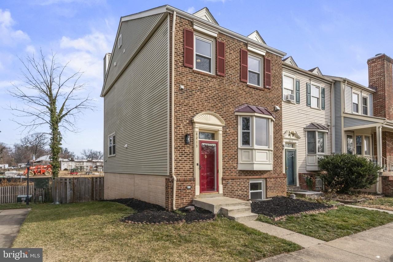 8213 Roxbury Dr - Photo 2 of 32