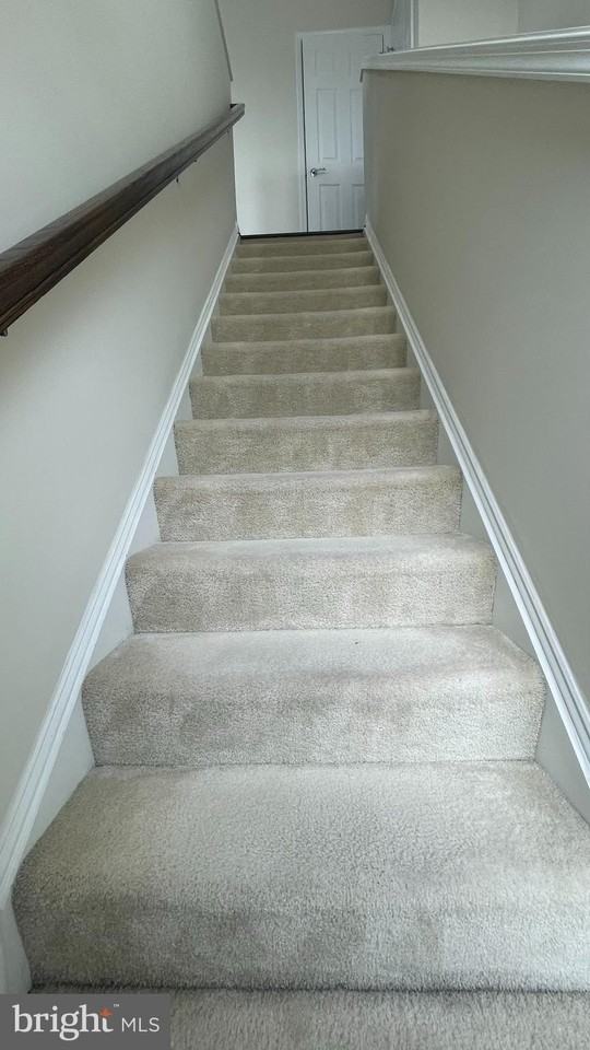 42727 Toulouse Ter - Photo 4 of 8