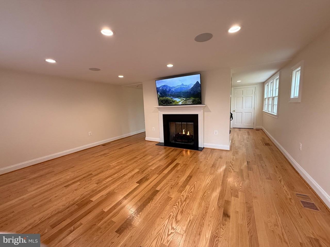 217 W Market St - Photo 3 of 50