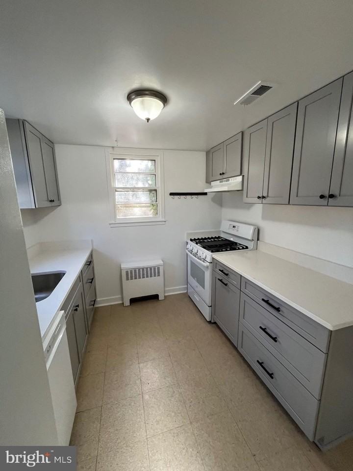 1331 E Longview Dr - Photo 4 of 25