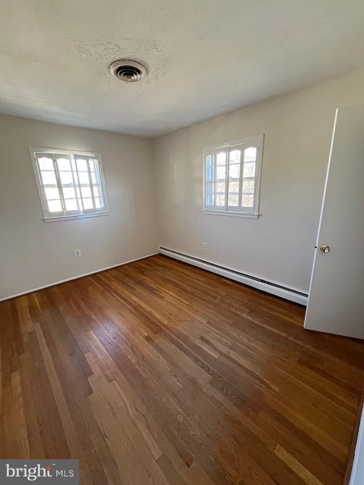 1331 E Longview Dr - Photo 6 of 25