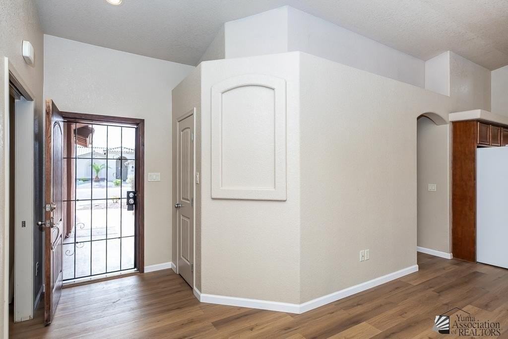 11592 E 27th St - Photo 2 of 26