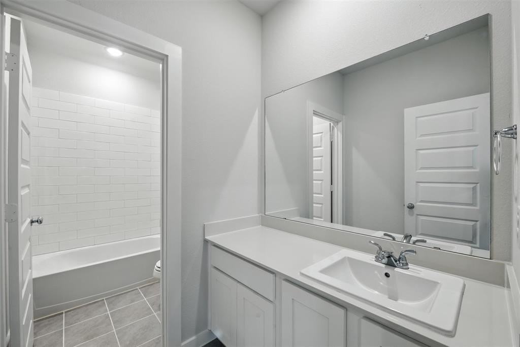 919 Rosemary Hill Dr - Photo 5 of 31