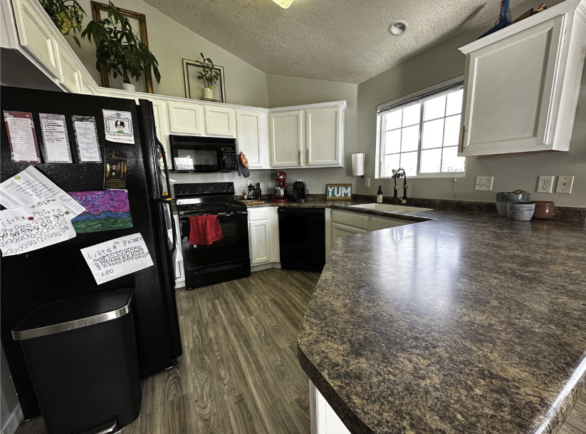 115 W Daybreak Ln #1 - Photo 6 of 20