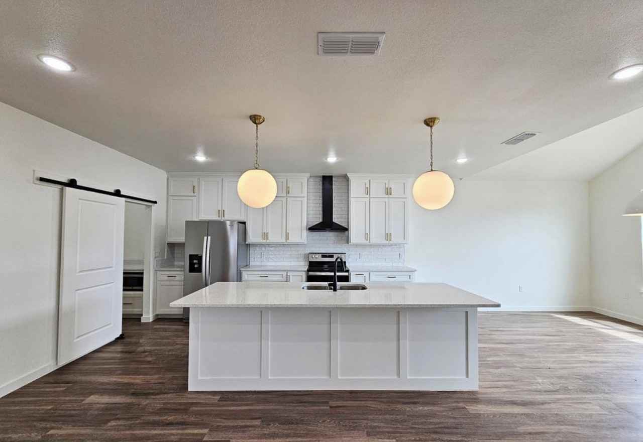 301 Primrose Point #1 - Photo 5 of 23