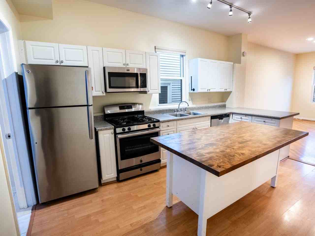 1528 W Diversey Pkwy Apt 3 #3 - Photo 5 of 15