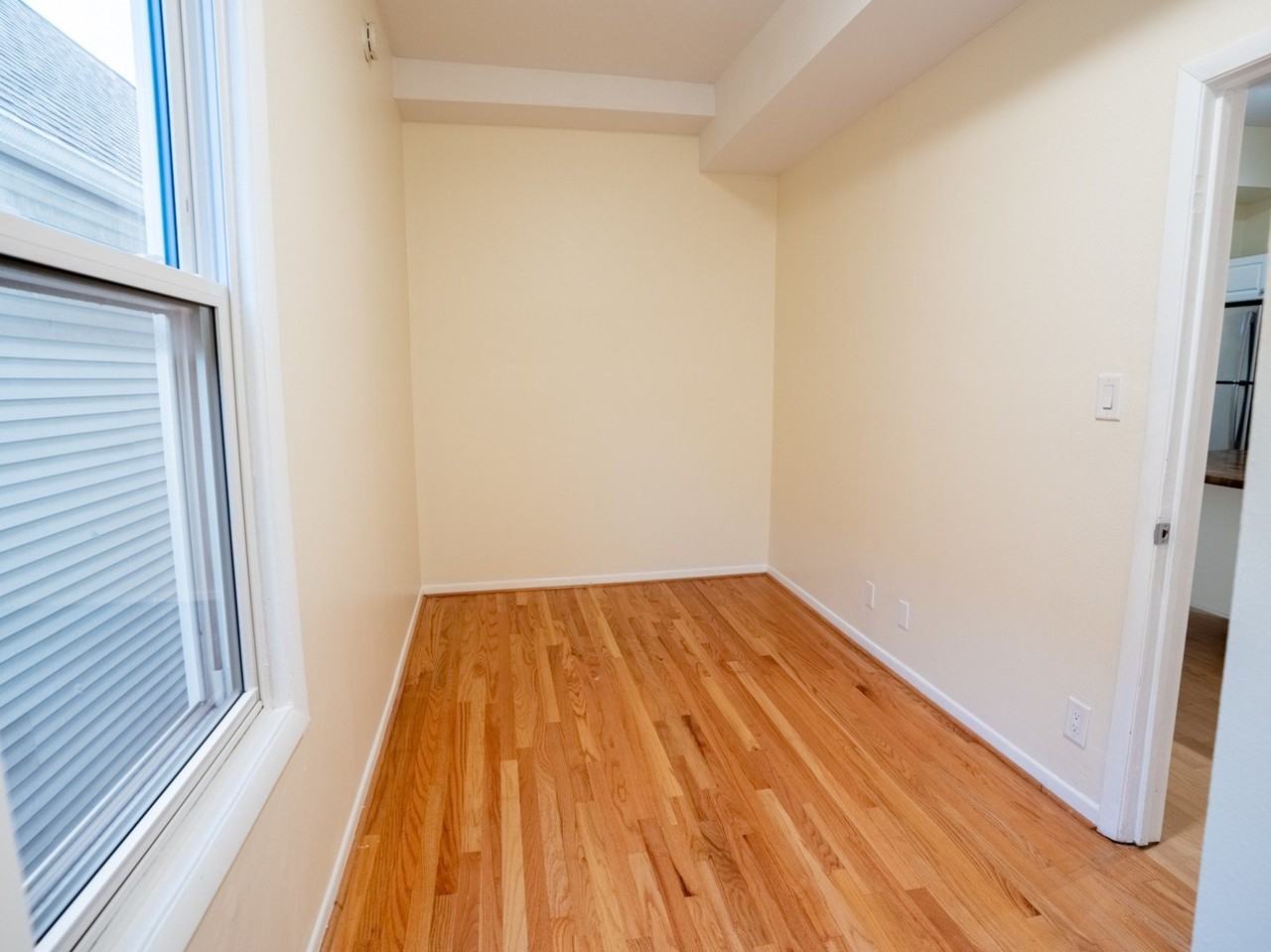 1528 W Diversey Pkwy Apt 3 #3 - Photo 7 of 15