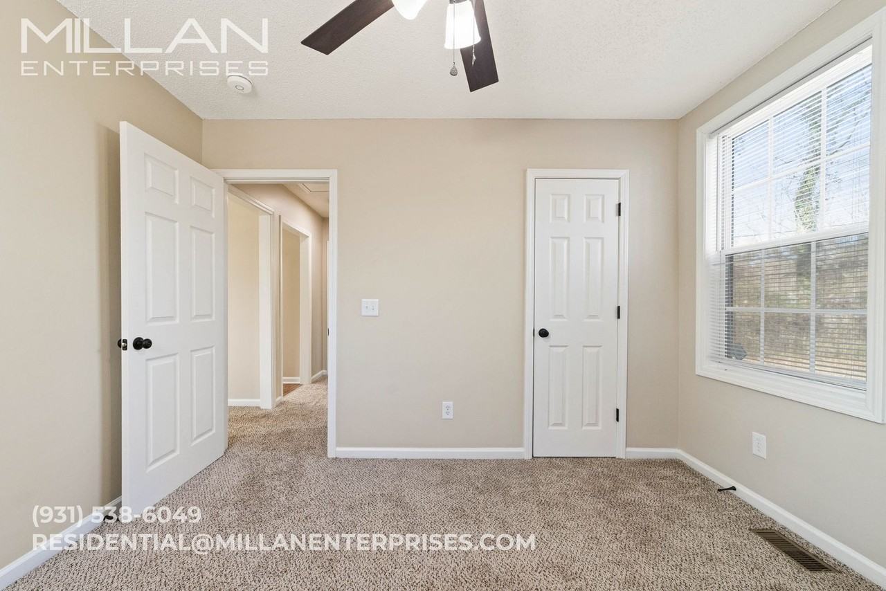 1215 Greenfield Dr - Photo 6 of 18