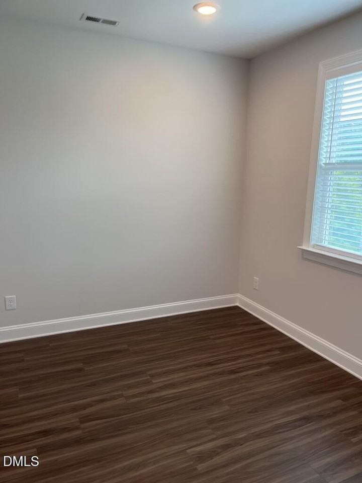 710 Umber Dr - Photo 7 of 21