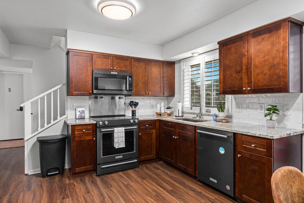 Royal Crk - Photo 2 of 34