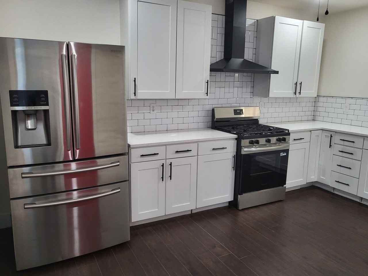 427 Floyd Ave - Photo 2 of 35