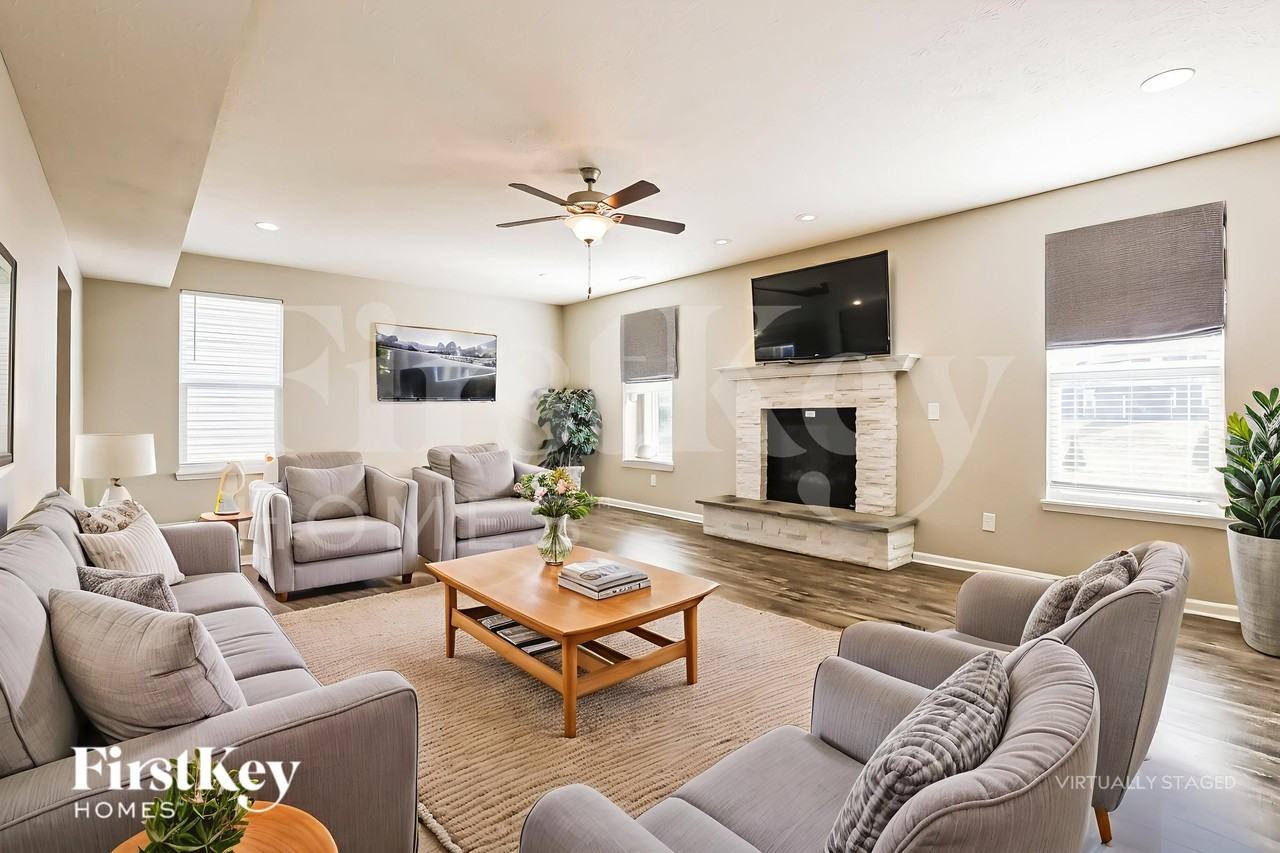 8959 Hemingway Dr - Photo 3 of 19