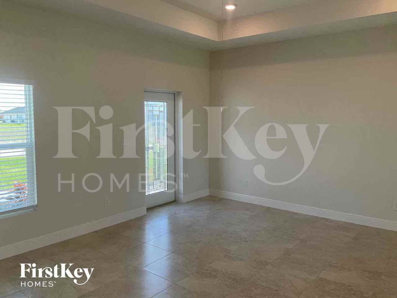 1621 Nw 16th Ter - Photo 3 of 12