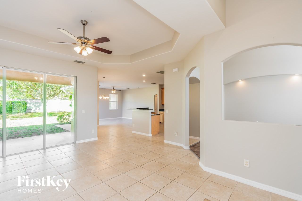 2081 Nuremberg Blvd - Photo 2 of 15