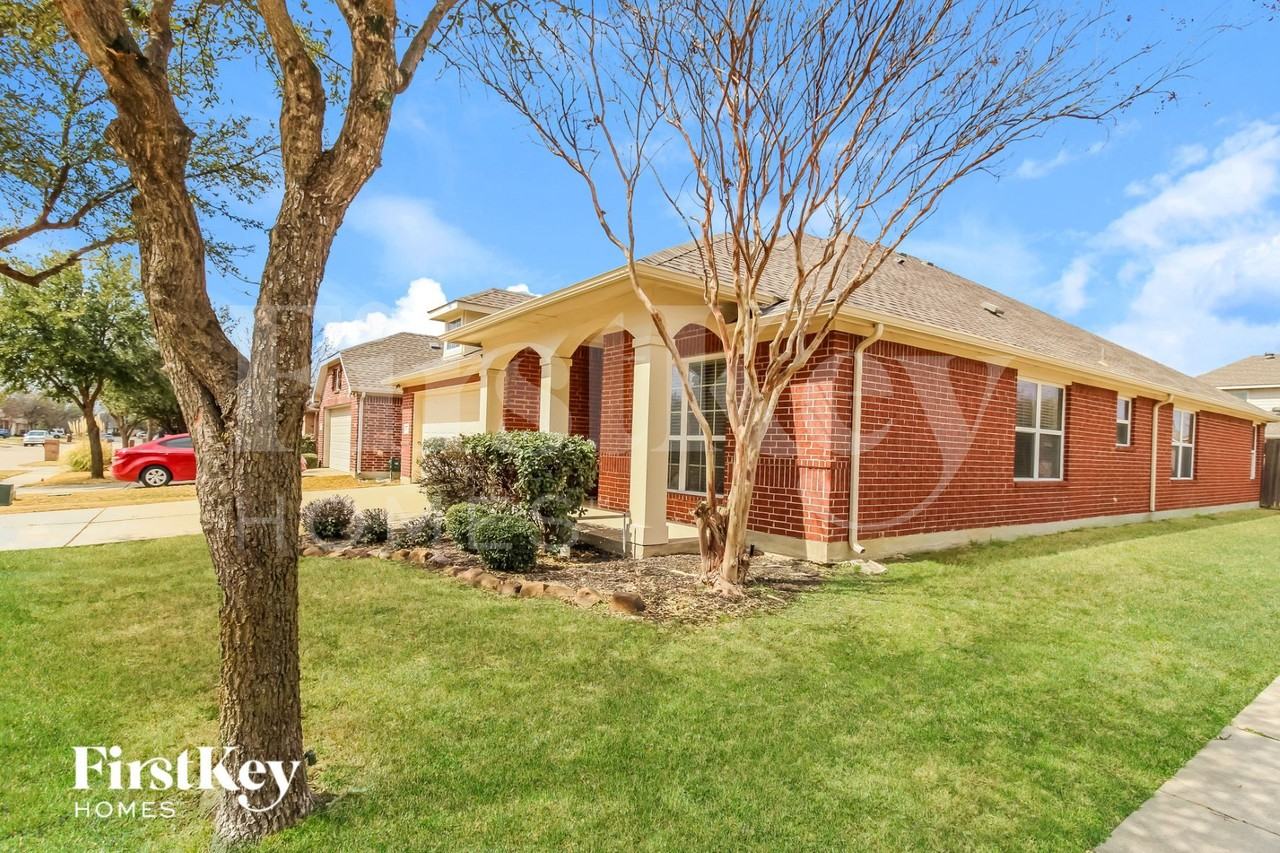 2865 Evening Mist Dr - Photo 2 of 15