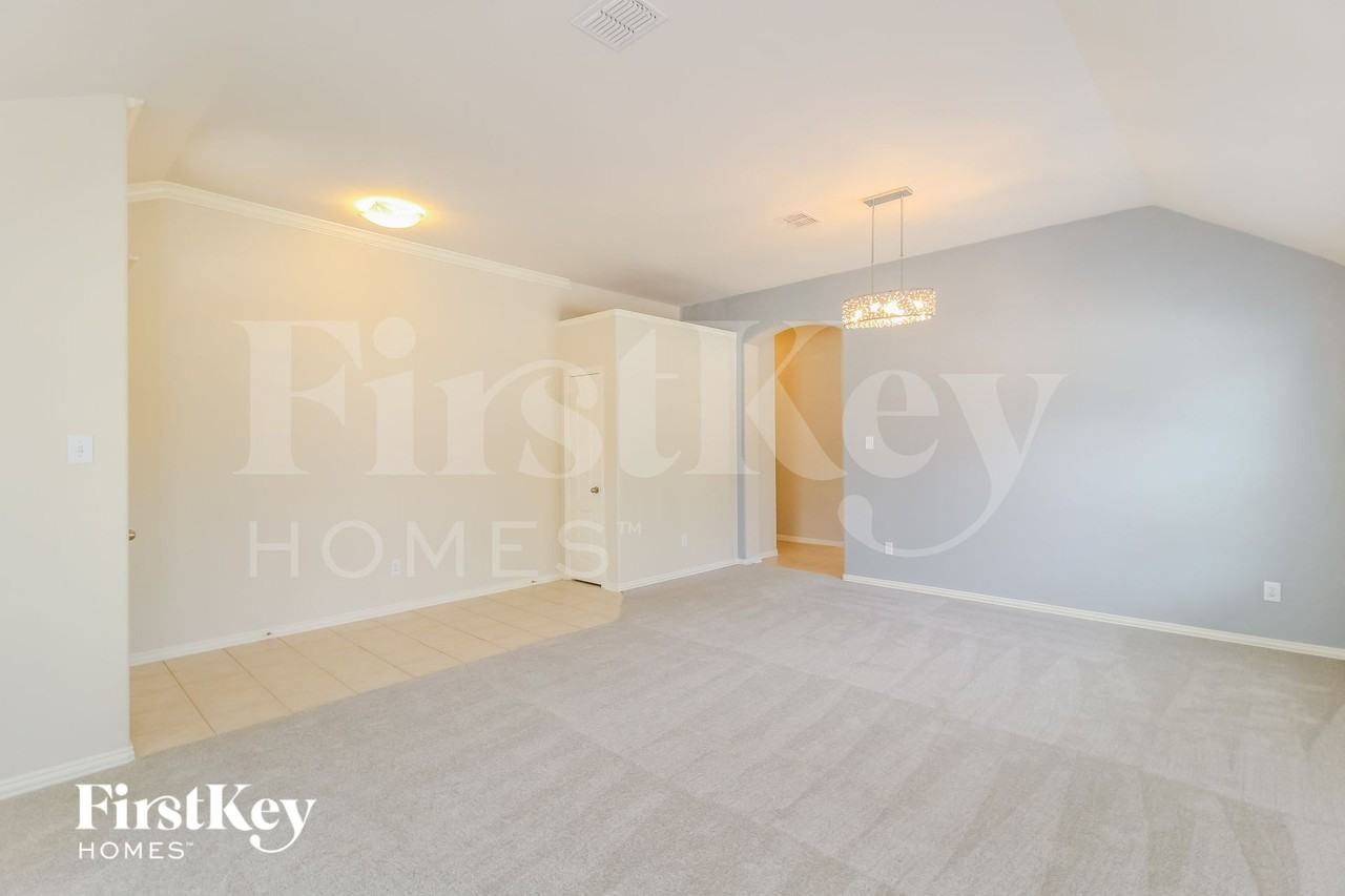 2865 Evening Mist Dr - Photo 3 of 15