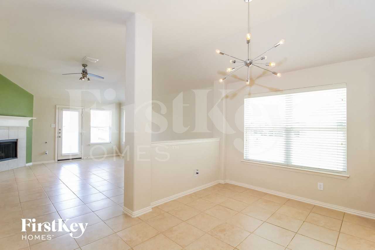 2865 Evening Mist Dr - Photo 5 of 15