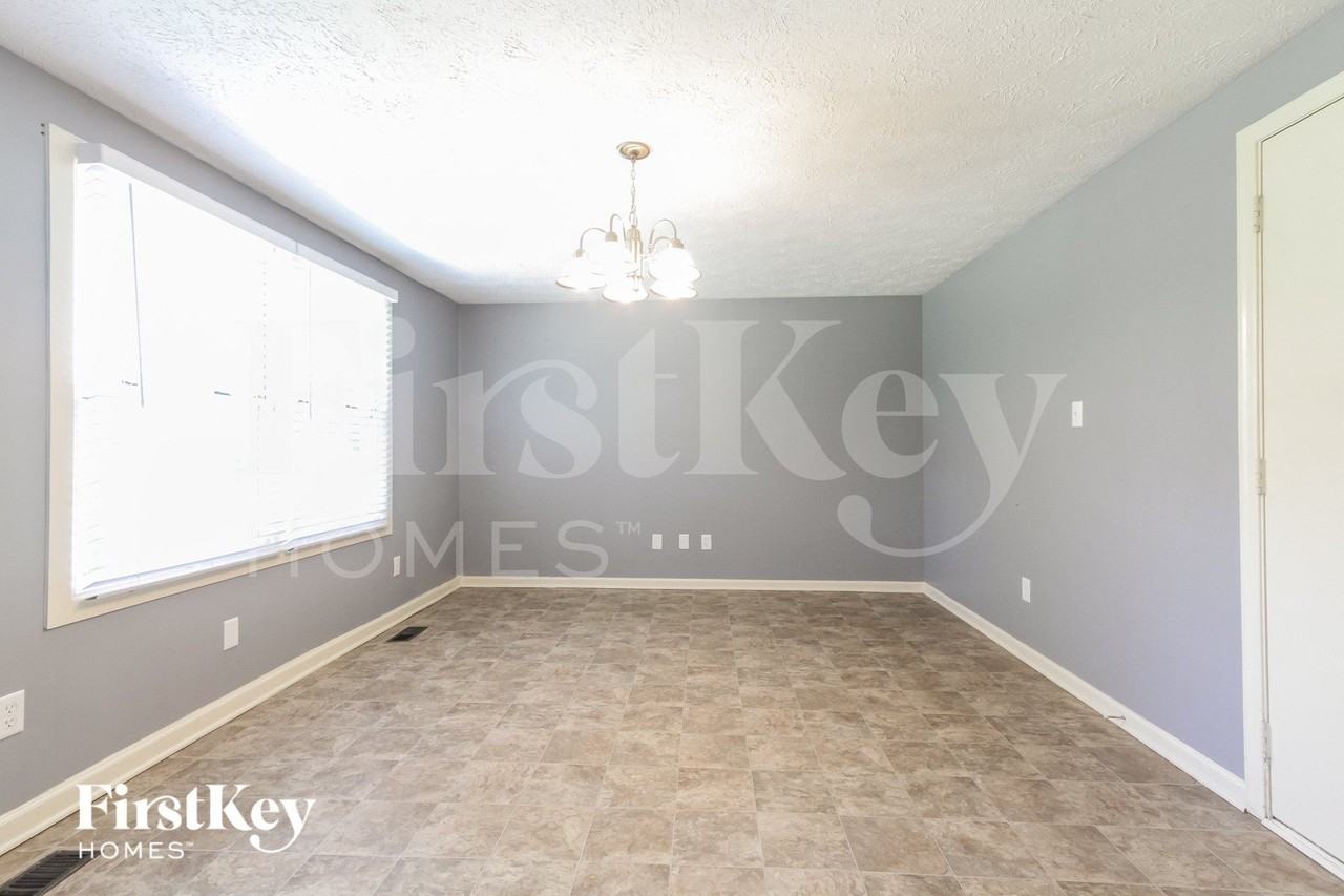 5501 Furnas Ct - Photo 5 of 15