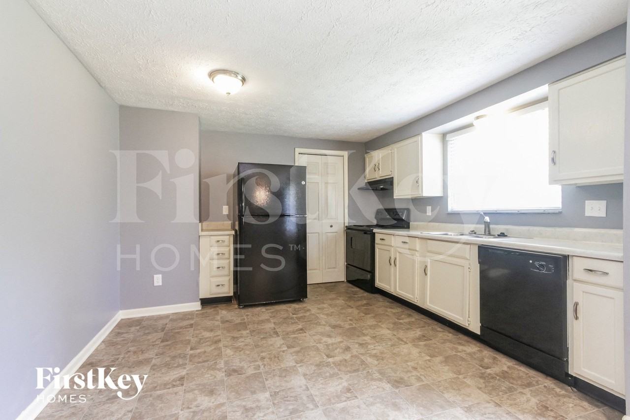 5501 Furnas Ct - Photo 7 of 15