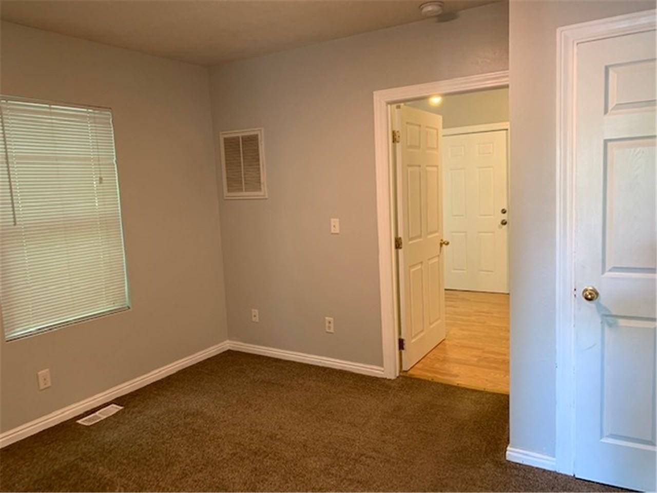 612 Sw - Photo 6 of 13