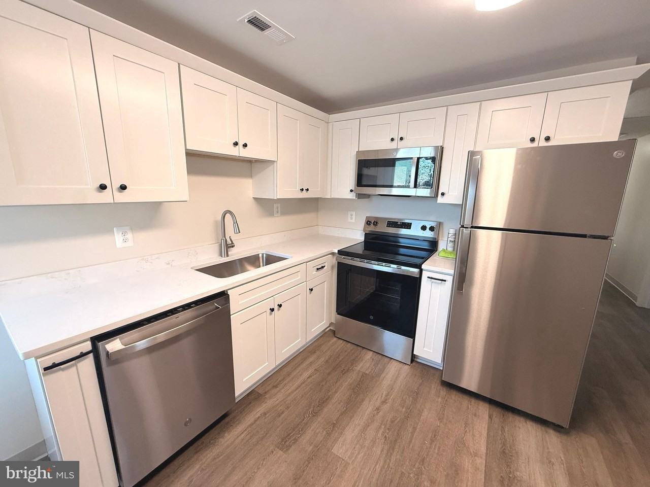 21899 Three Notch Rd - Photo 2 of 18