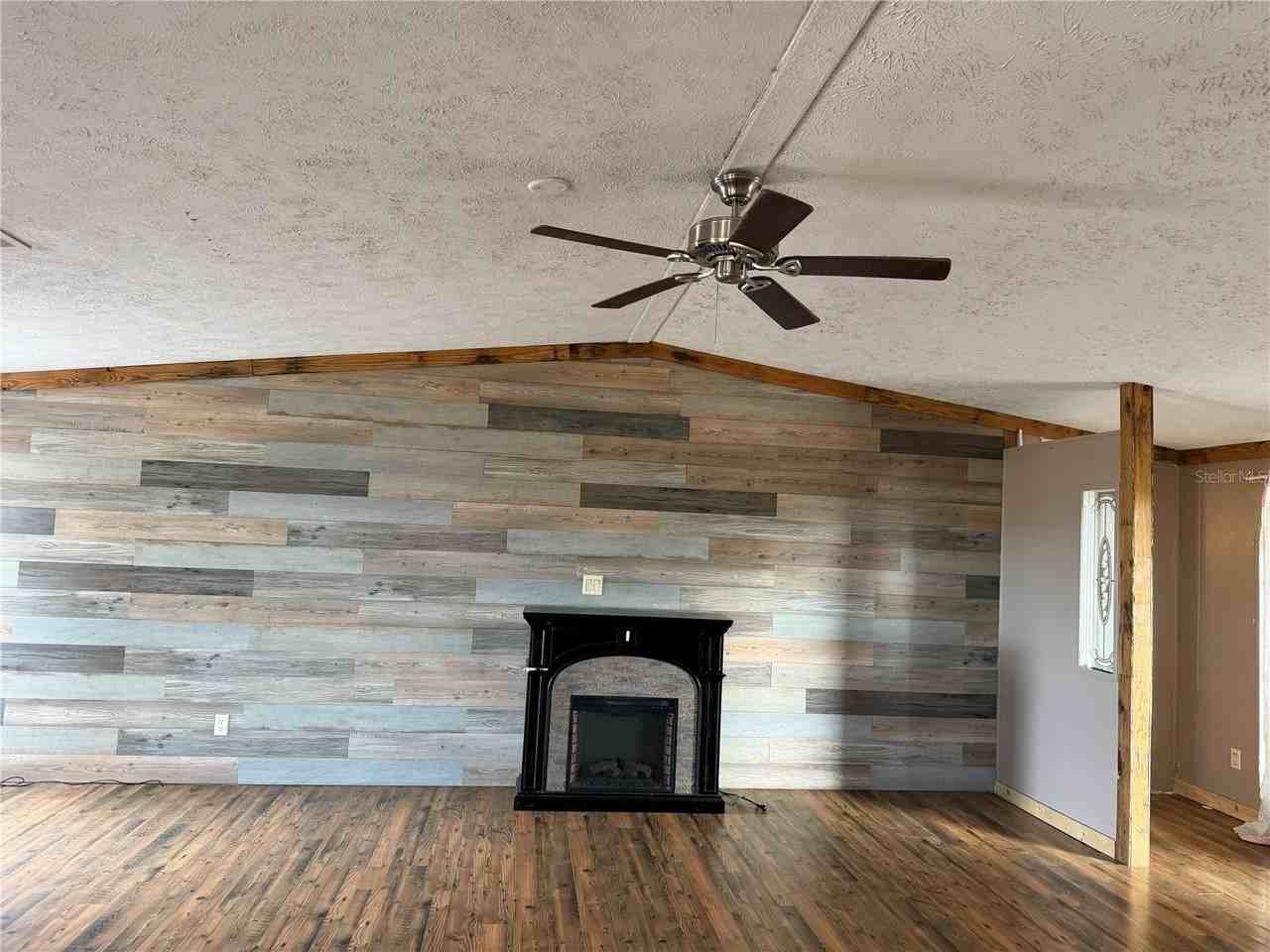 1333 Ashlee Ct - Photo 2 of 15