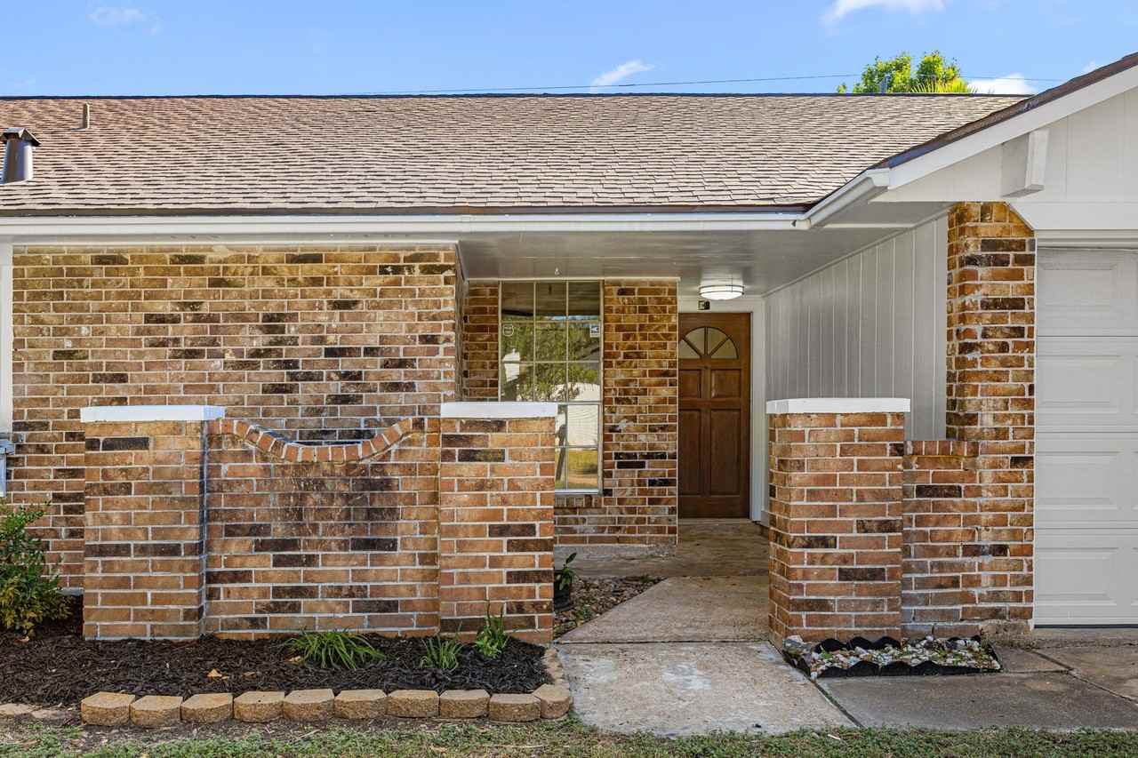 19411 Long Lake Dr - Photo 4 of 27