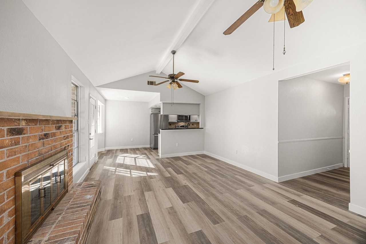 19411 Long Lake Dr - Photo 6 of 27