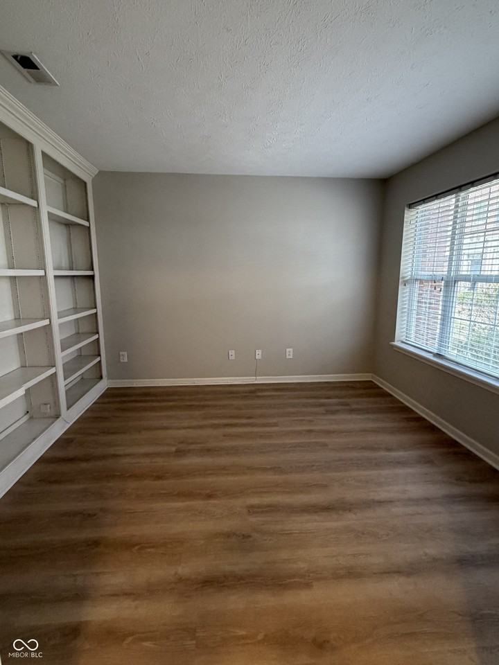 11935 Riley Dr ##4 - Photo 2 of 21