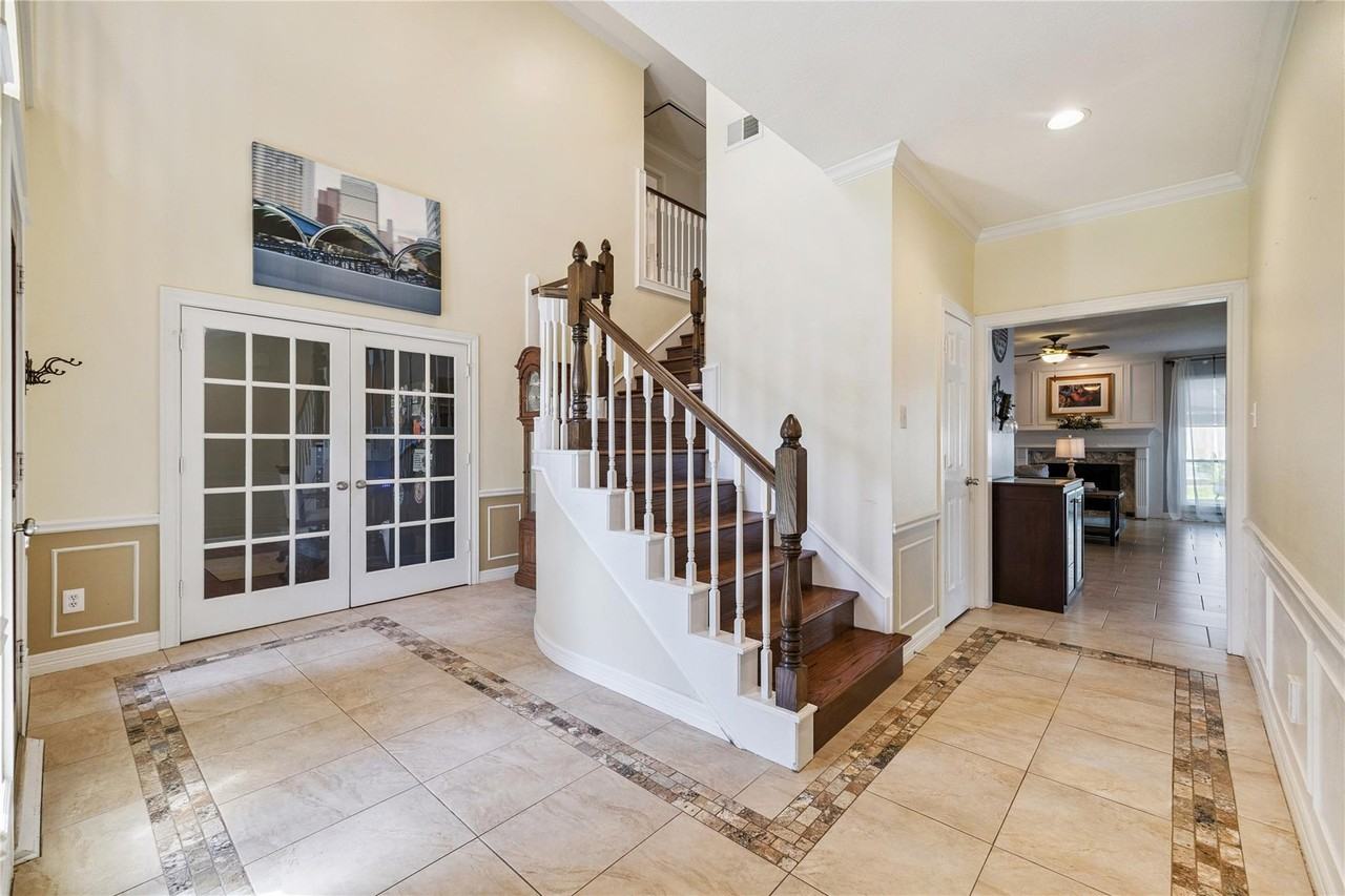 1118 Sherfield Ridge Dr - Photo 2 of 29