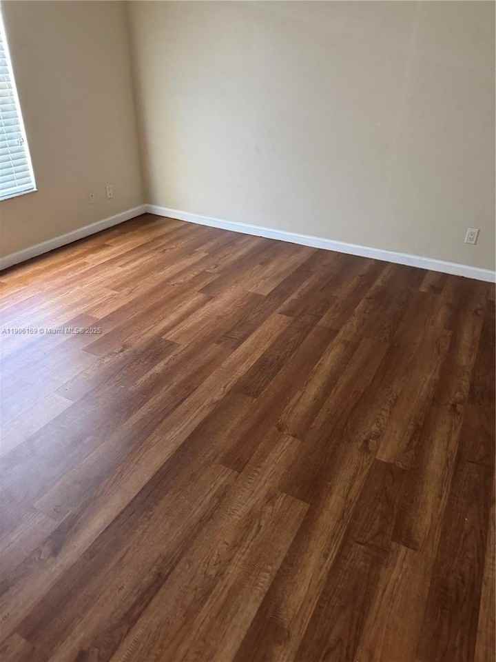 726 Sw Mccracken Ave - Photo 6 of 10