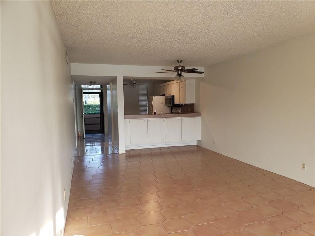 6010 Coral Lake Dr - Photo 5 of 23