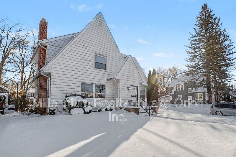 419 W Iroquois Rd - Photo 2 of 28