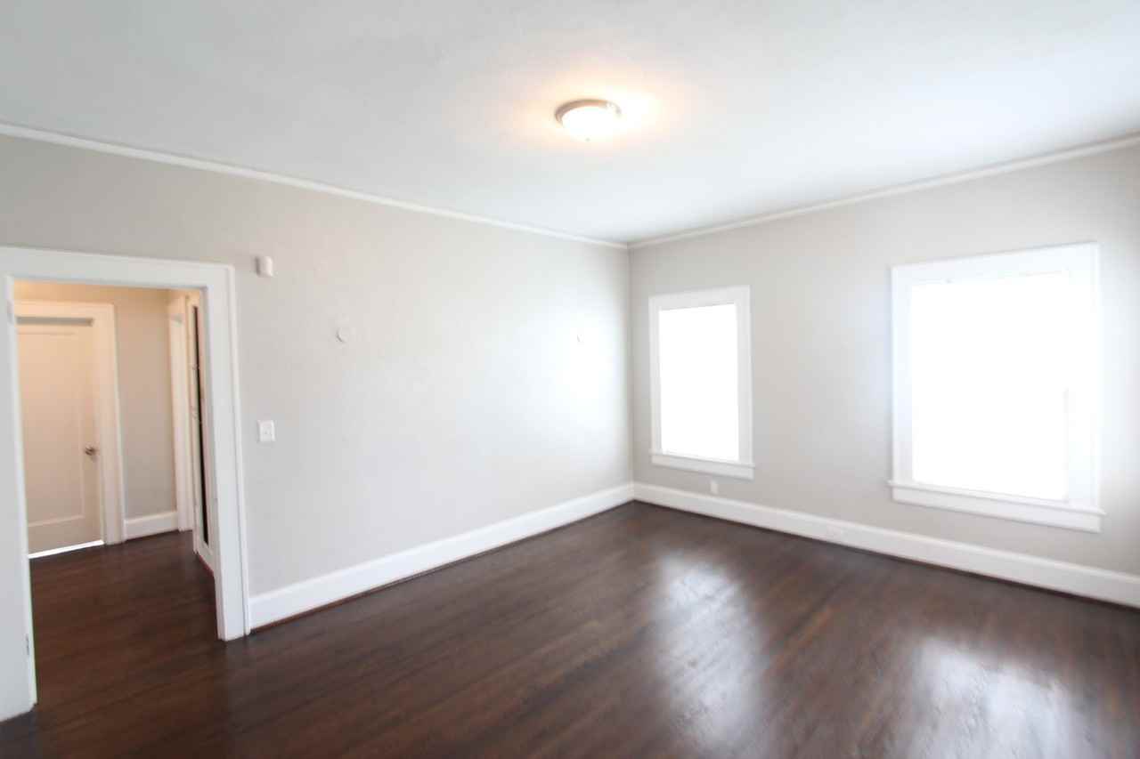 632 Oakland Ave - Photo 5 of 16