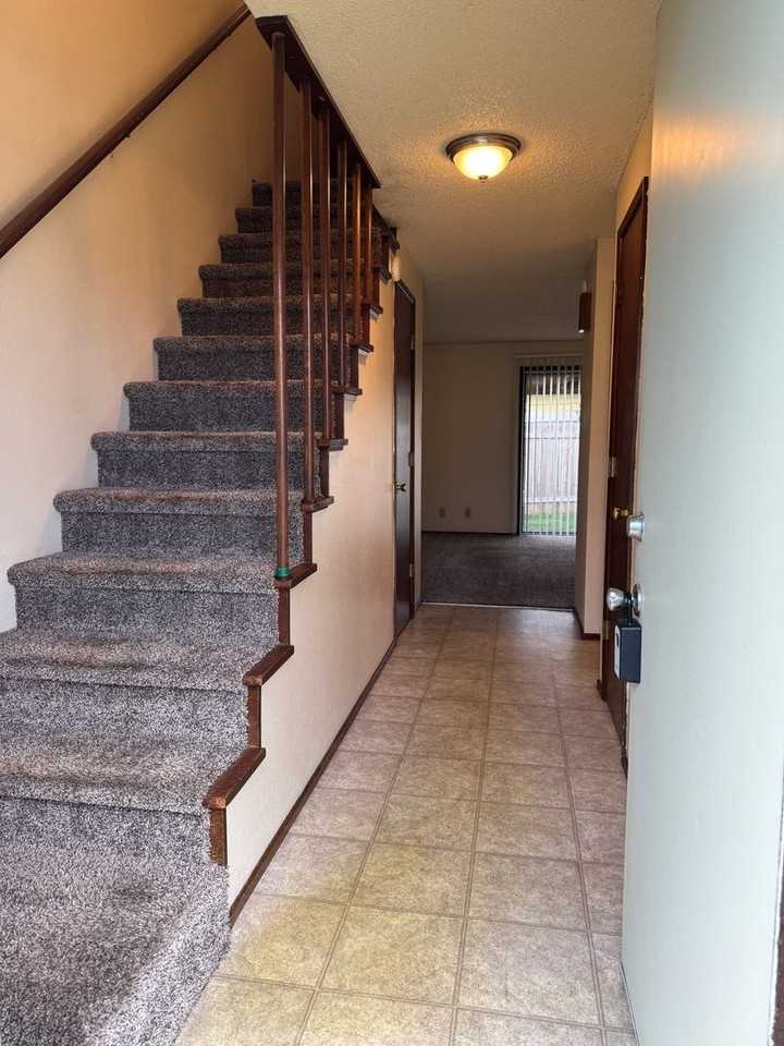 17 T St - Photo 2 of 32