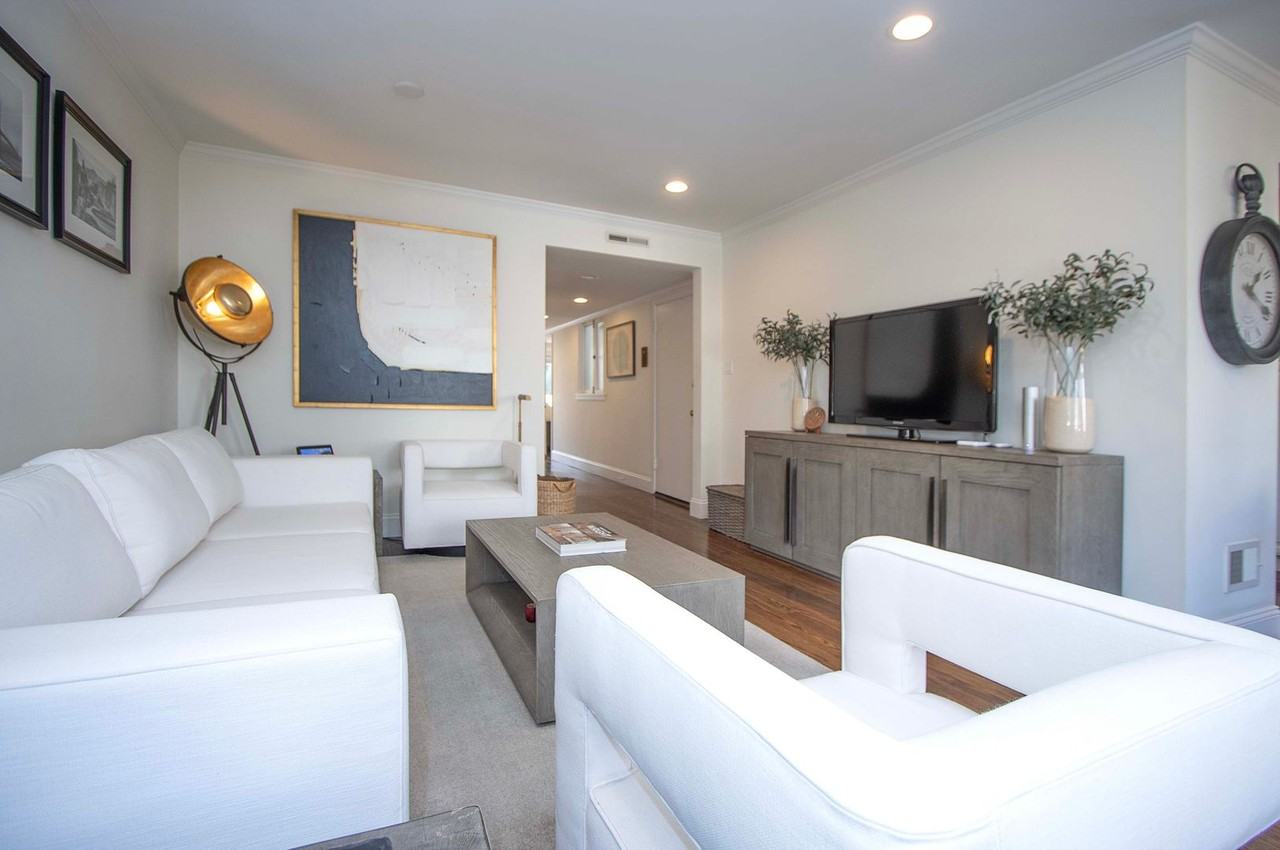 1025 Lombard St #1 - Photo 3 of 35