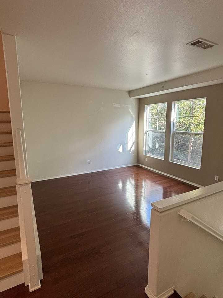 25916 Sandstone Ln - Photo 4 of 50