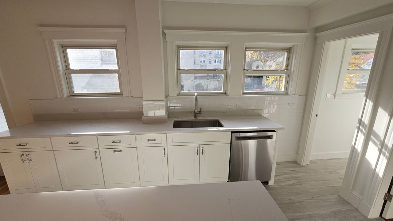 18 Gerard St - Photo 3 of 20