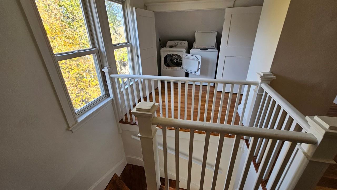 18 Gerard St - Photo 4 of 20