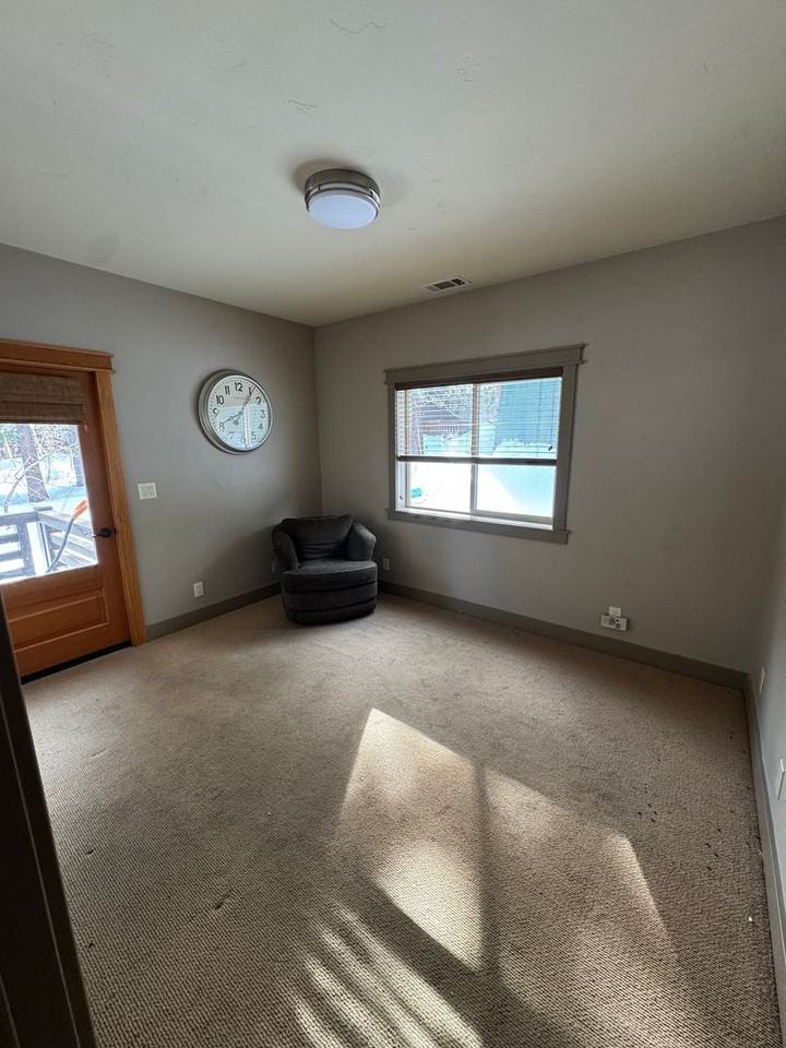 493 Joaquin Rd #B - Photo 3 of 17