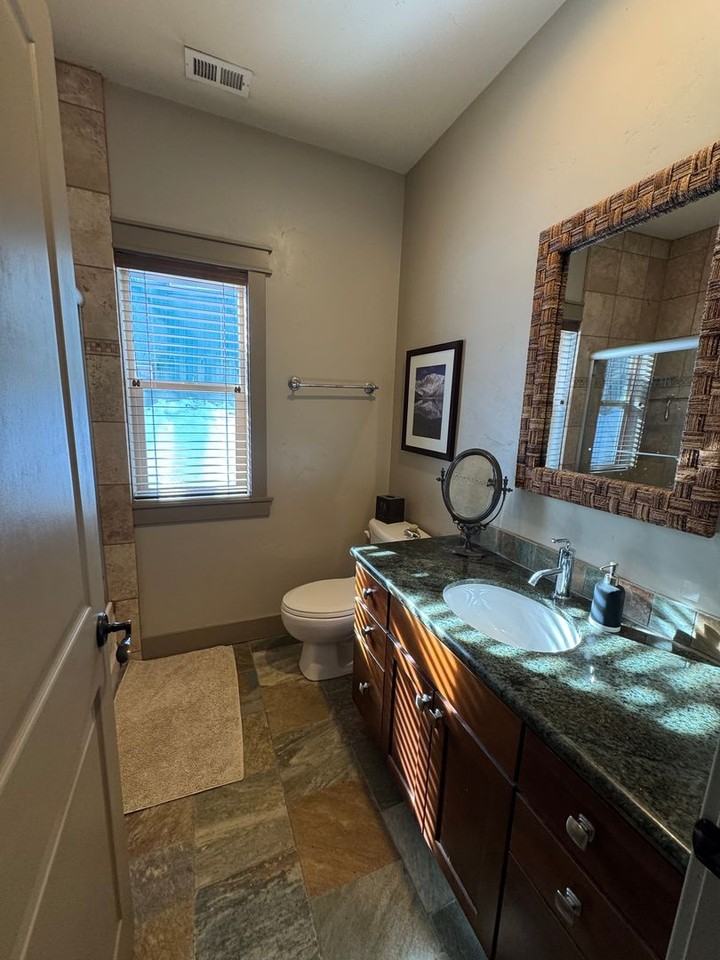 493 Joaquin Rd #B - Photo 4 of 17