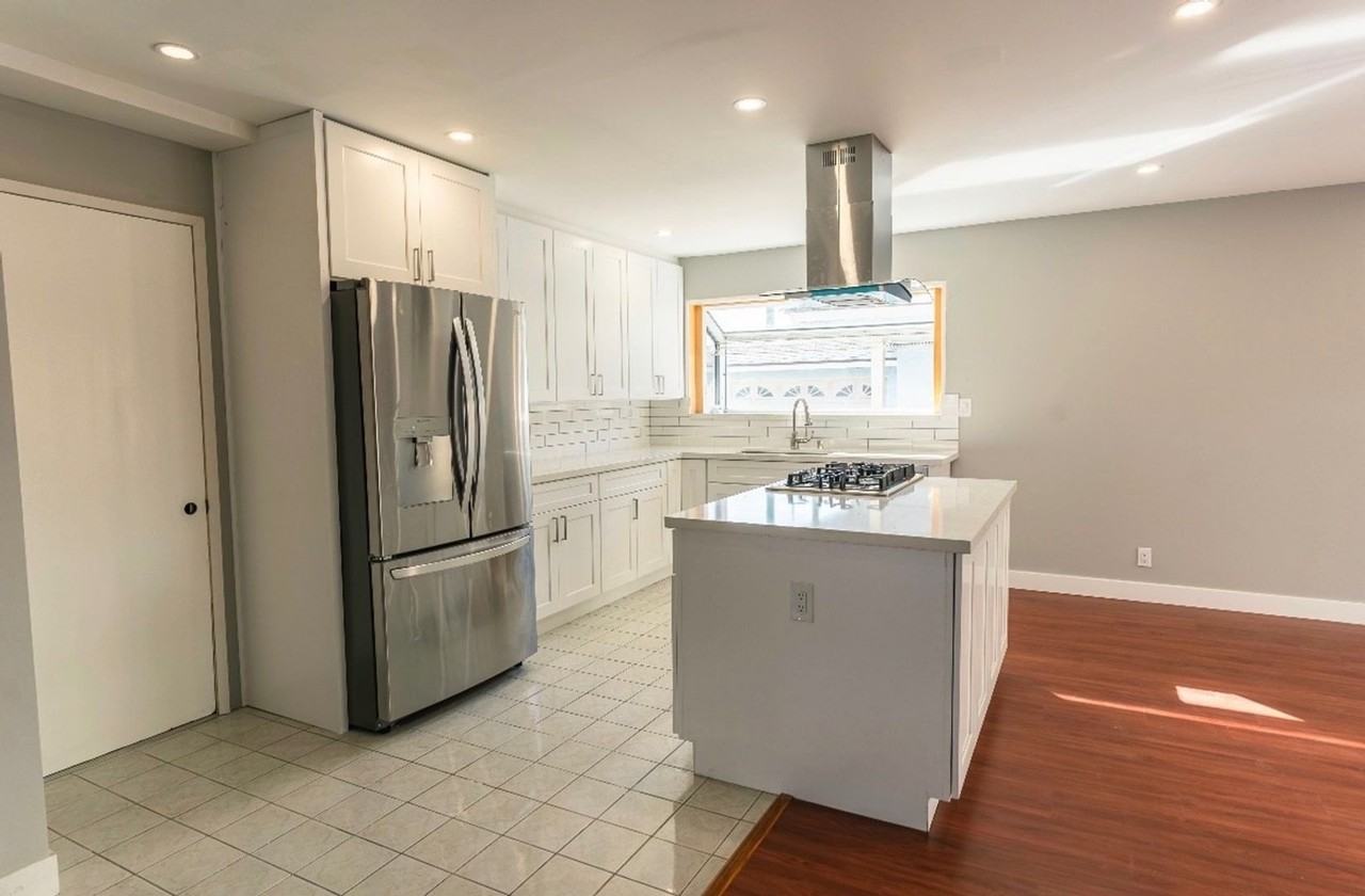 2101 W 187th St - Photo 3 of 12