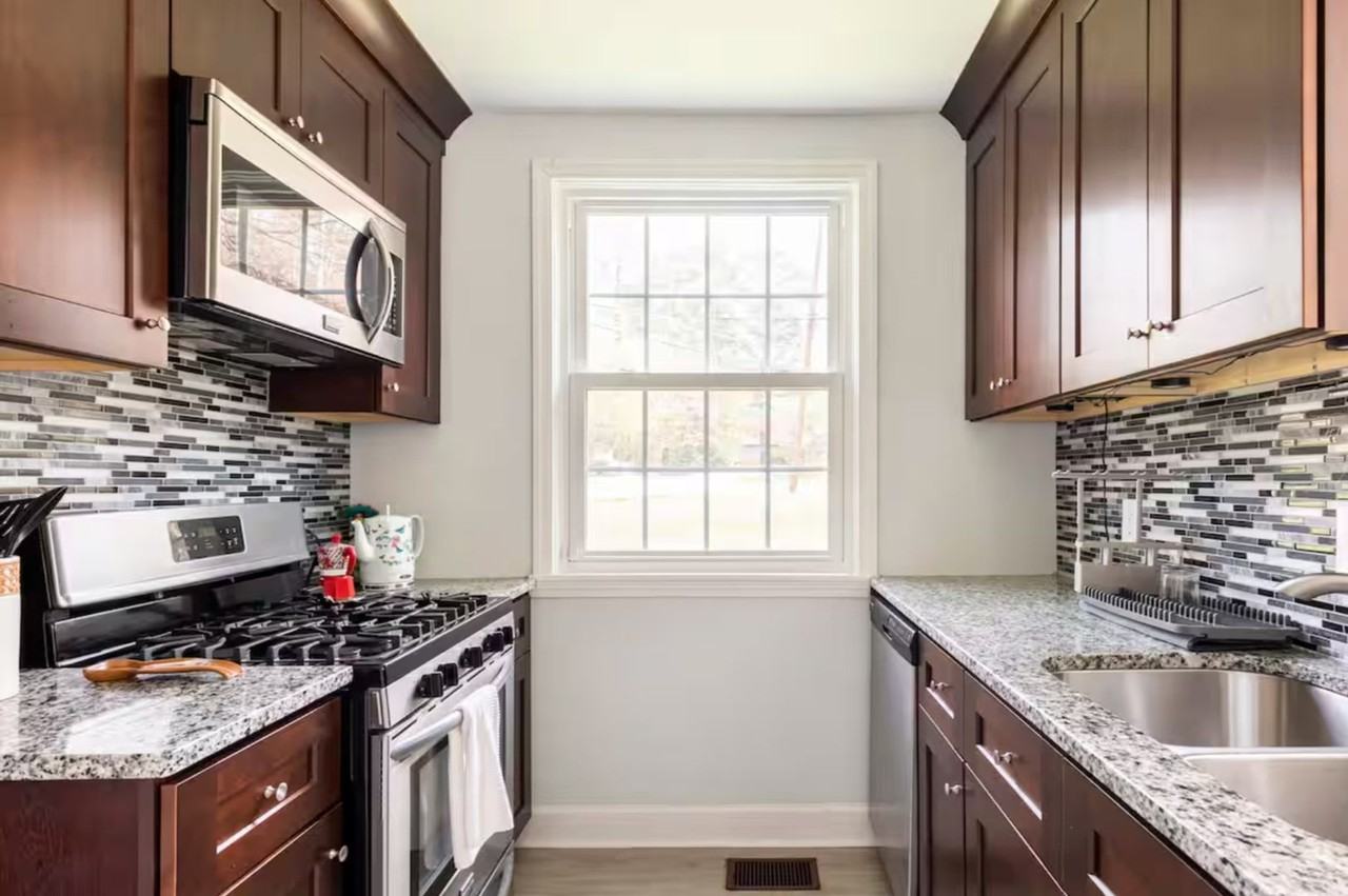 1213 Carter Rd - Photo 4 of 11