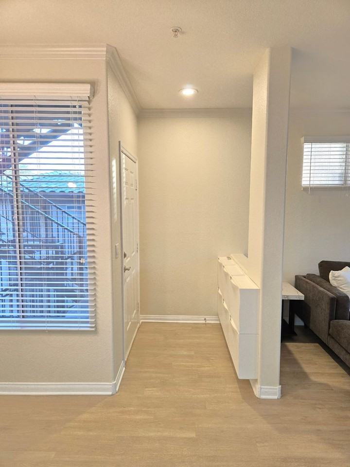 4400 4400 S Jones Bld #2103 - Photo 2 of 50