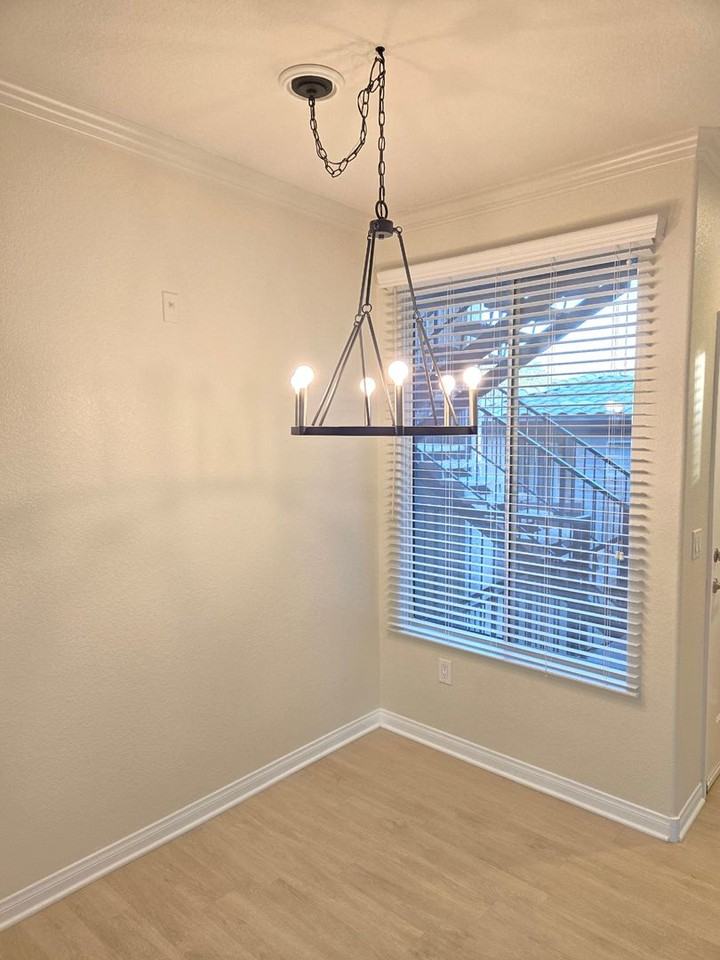 4400 4400 S Jones Bld #2103 - Photo 5 of 50