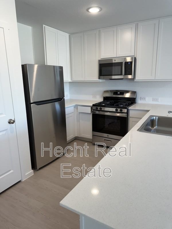 264 Ottaway Way - Photo 2 of 24